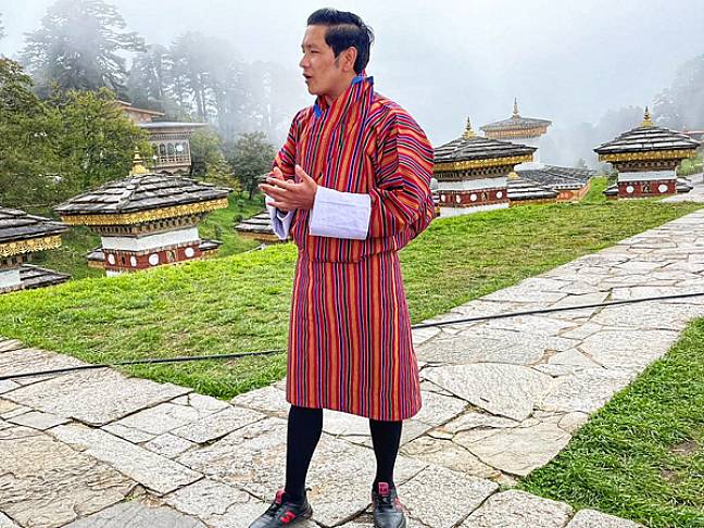 Best things to do in bhutan traditional dress gho 600x450