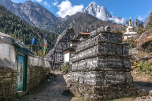 Mani stones on trail from Lukla to Monjo. Image by R Walls