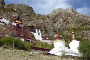 The cliff-side temple of Drak Yerpa