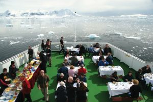 Al fresco dining on board the M/S Expedition