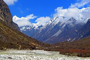 Views of Langshish Karka on trek