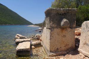 The sunken remains at Aperlai