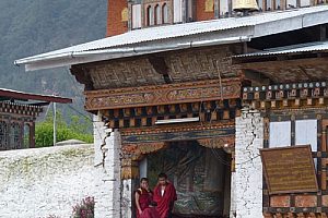 Visiting Dramatse Monastery on the way to Mongar